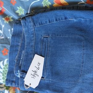 Curvy Boot Leg jeans Style & Co